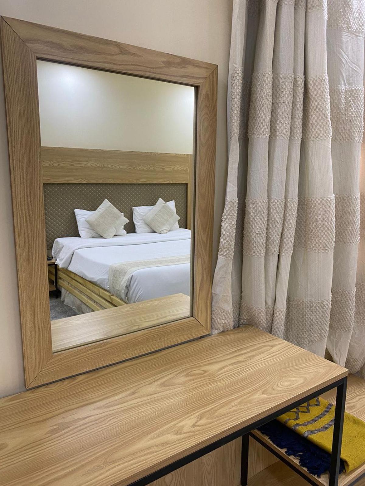 Al Hussam Hotel Apartments Rusayl Esterno foto