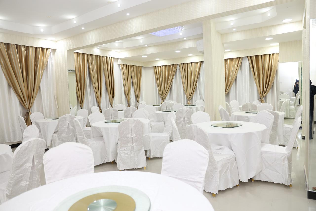 Al Hussam Hotel Apartments Rusayl Esterno foto